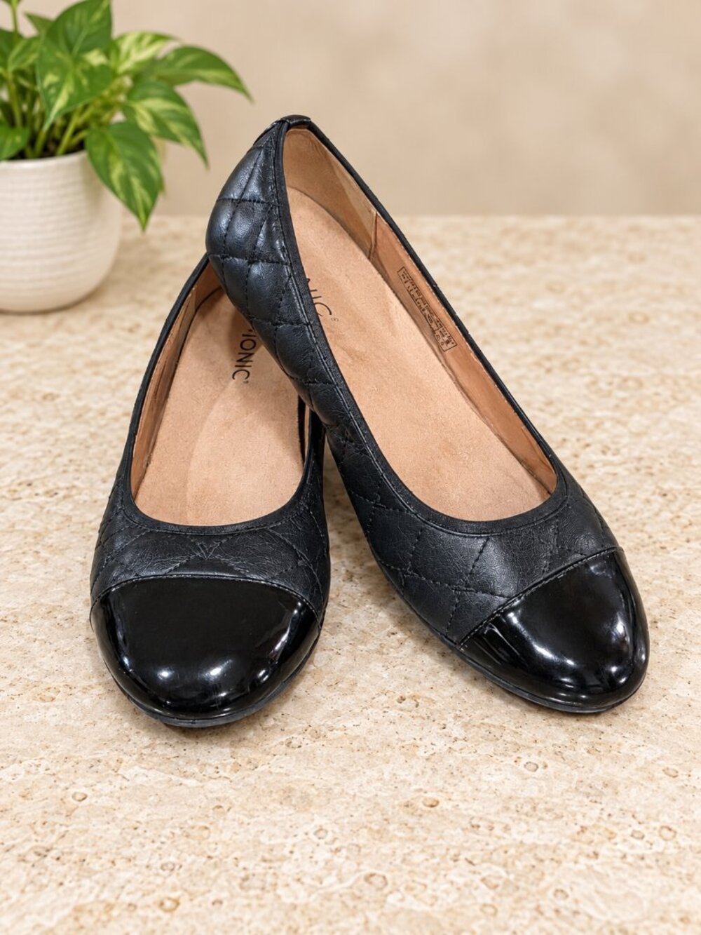 Vionic Orthaheel Spark Desiree Black Quilted Leather Ballet Flats Size 9W Euro 4